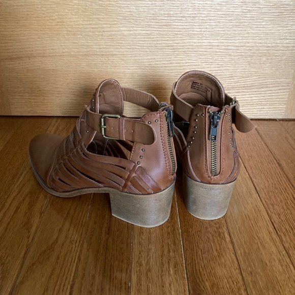 Women’s Brown Heeled Booties size 8.5 - Picture 3 of 6